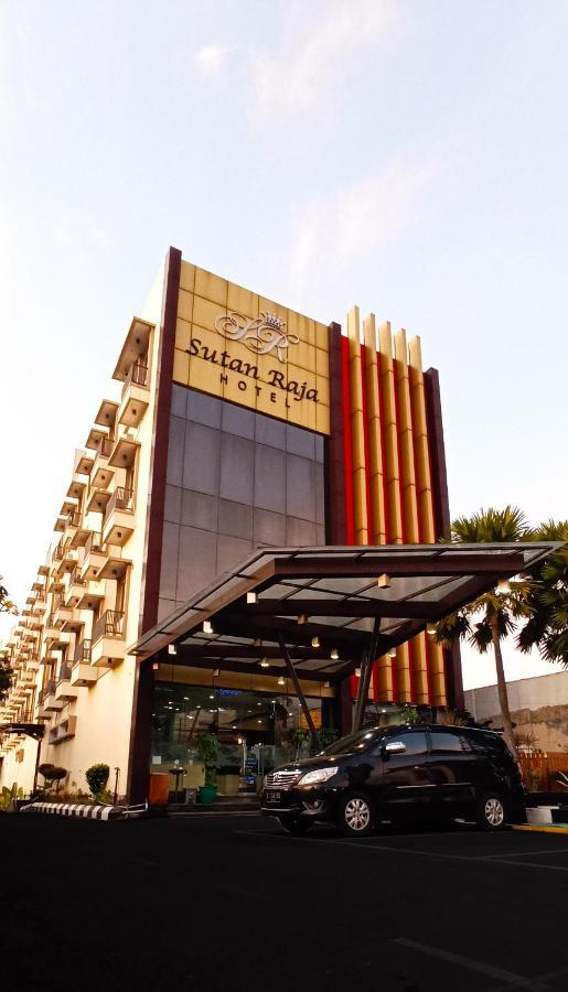 Sutan Raja Hotel Cirebon Exterior foto