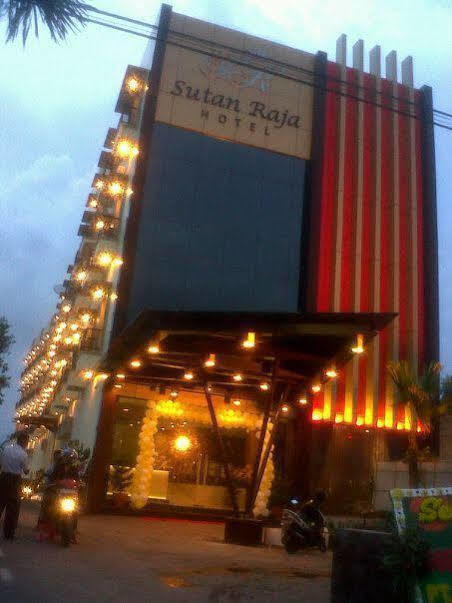 Sutan Raja Hotel Cirebon Exterior foto